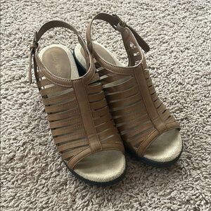 Easy Street Heeled Sandals